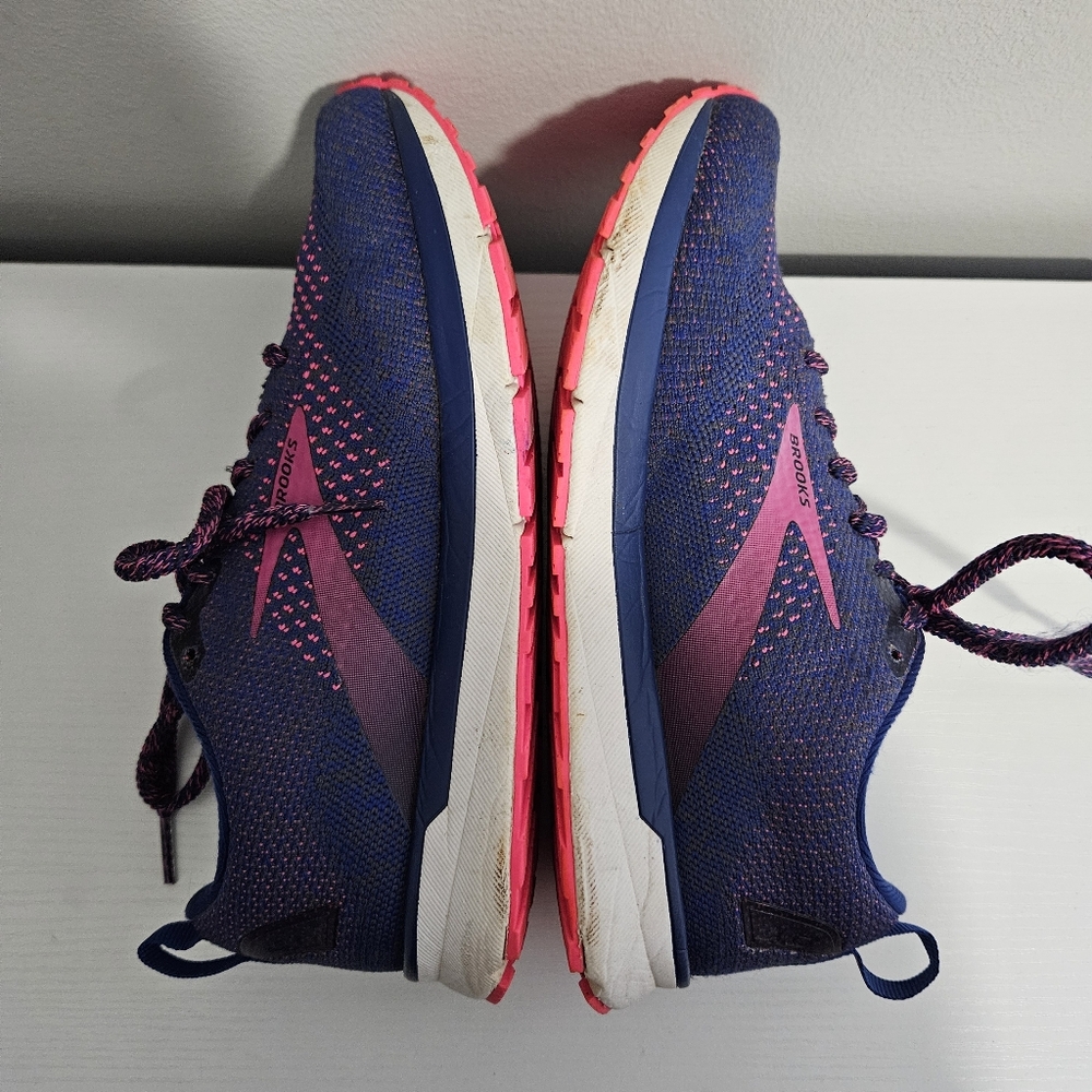 Brooks Revel 4 Women's Size 6 B (Medium) Running Shoes Blue Pink - Picture 8 of 11